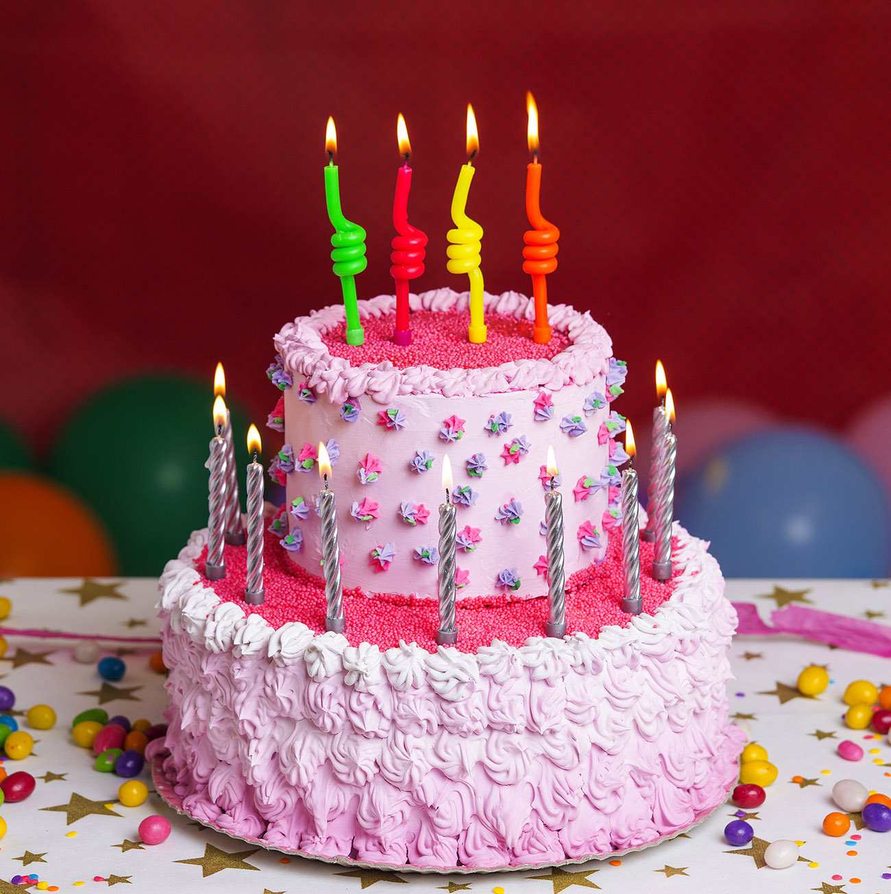 Vela Feliz Aniversário Palito Colorida - 16 unid - Pular e Brincar Artigos  Para Festas
